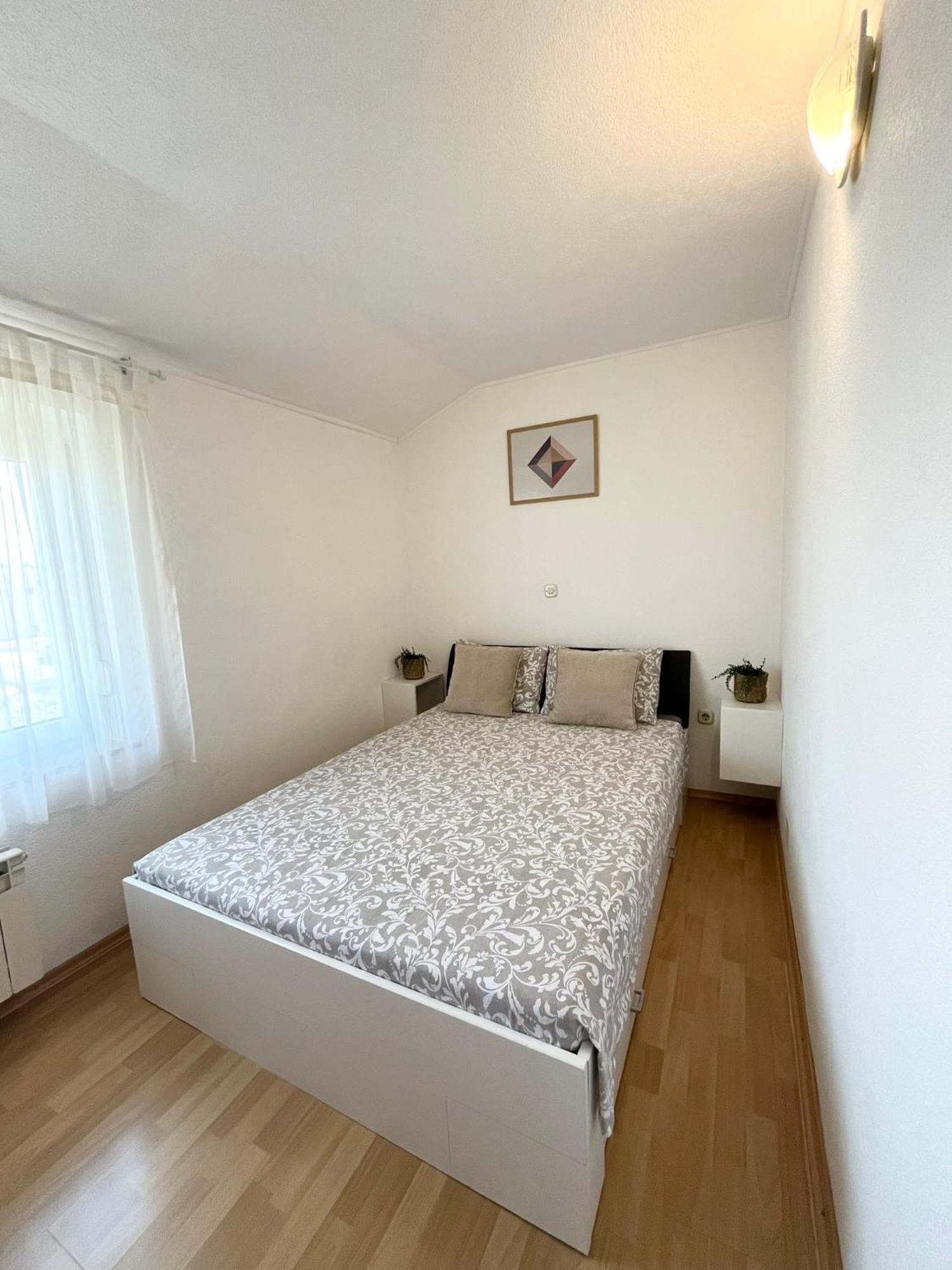 Apartments Contessa Новиград Екстериор снимка