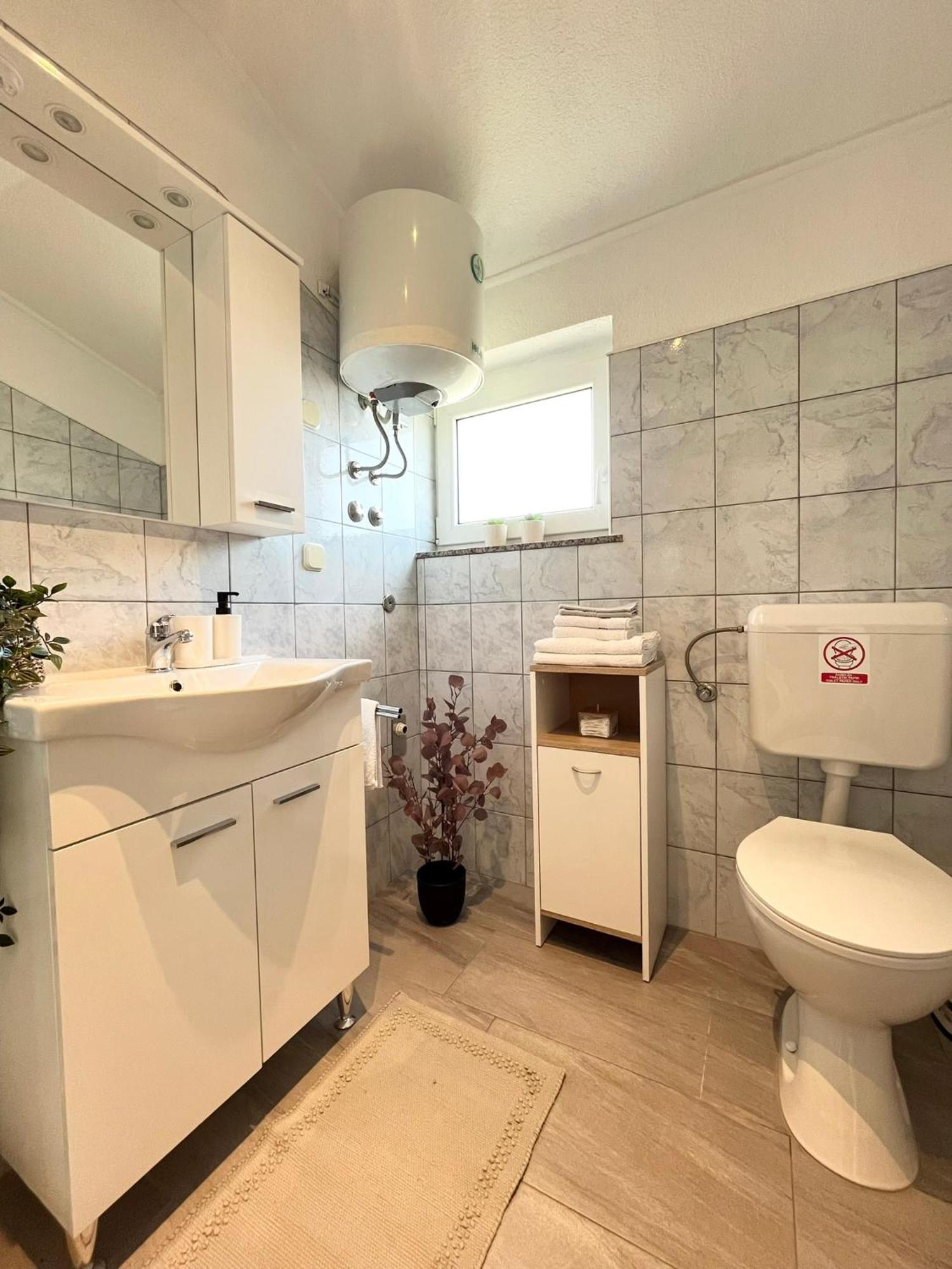 Apartments Contessa Новиград Екстериор снимка
