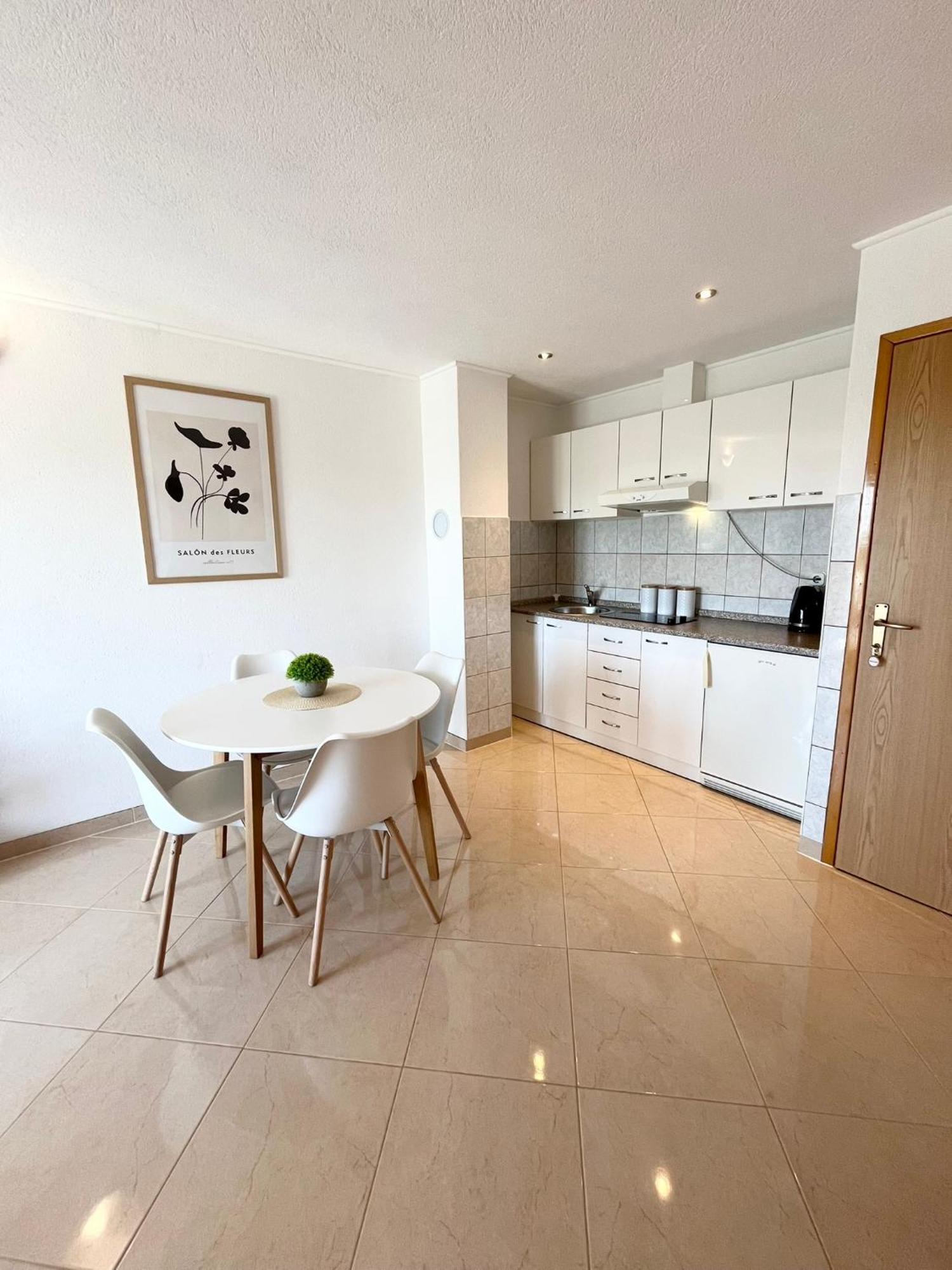Apartments Contessa Новиград Екстериор снимка