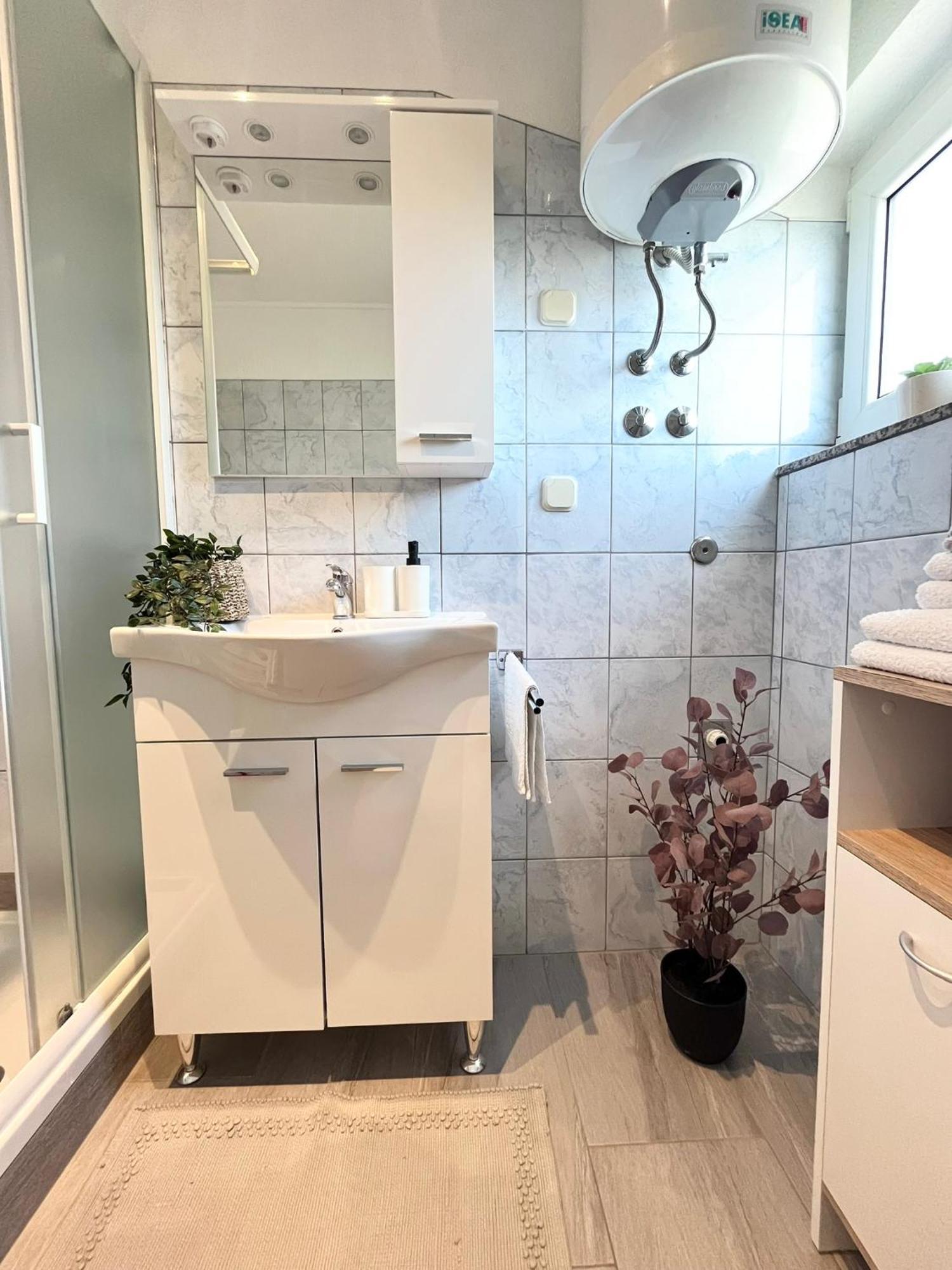 Apartments Contessa Новиград Екстериор снимка