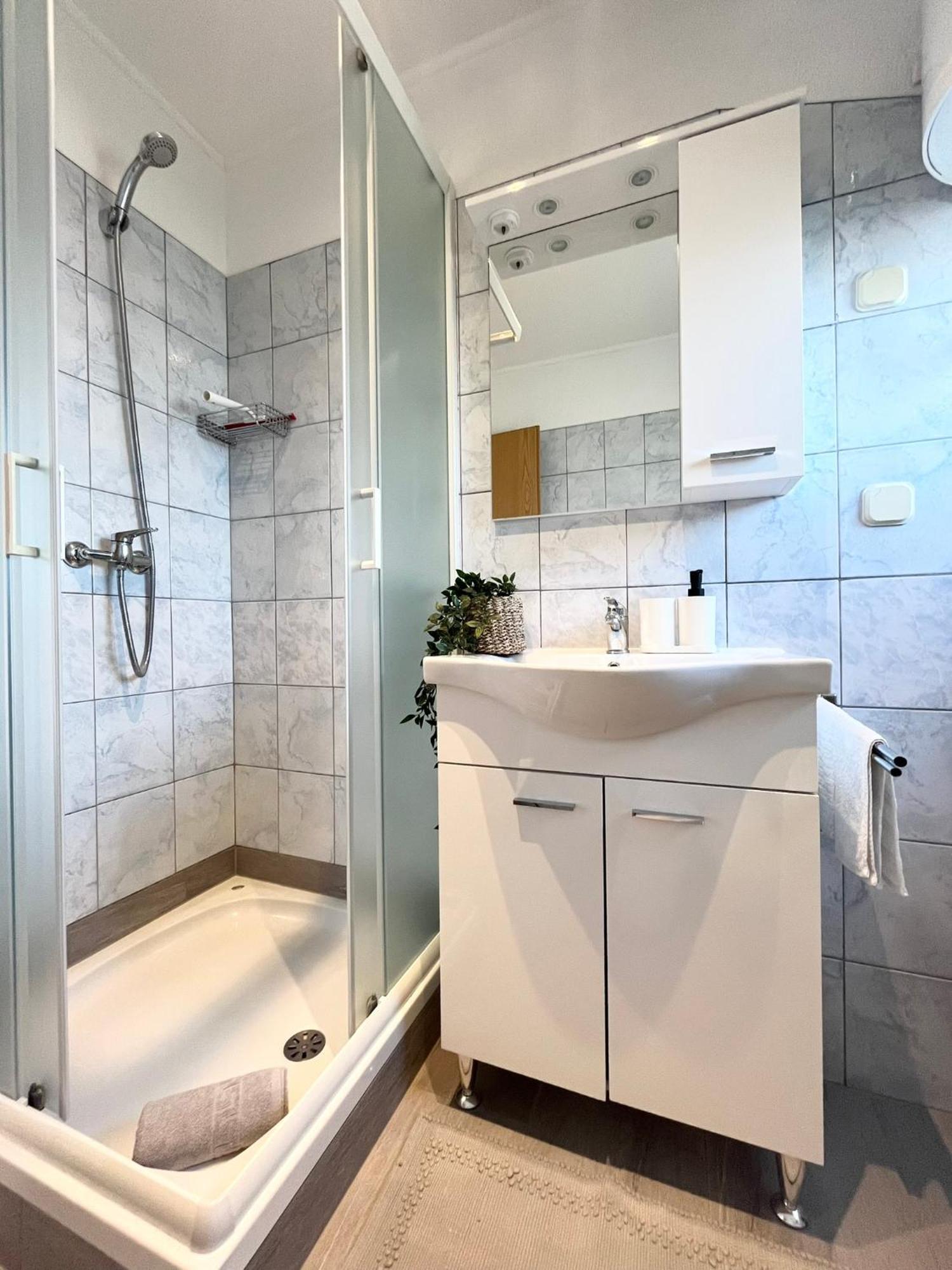 Apartments Contessa Новиград Екстериор снимка