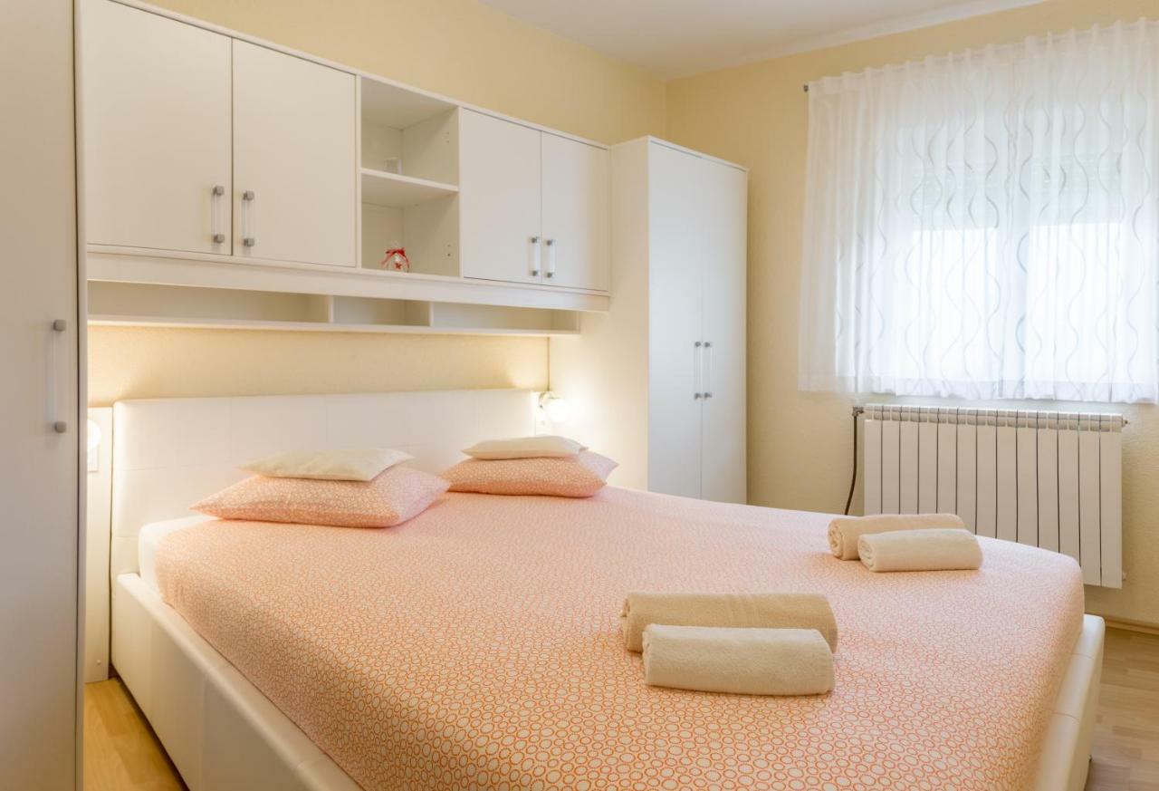 Apartments Contessa Новиград Екстериор снимка